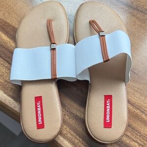 UNIONBAY Women's Tan and White Slide Sandals